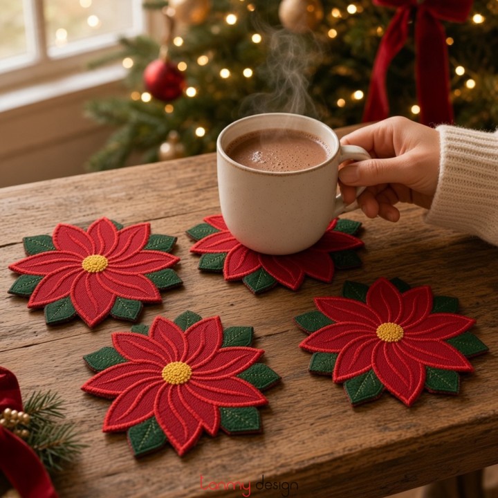 Set of 6 Round Christmas Coasters with Red Floral and Green leaf Pattern, 13 cm